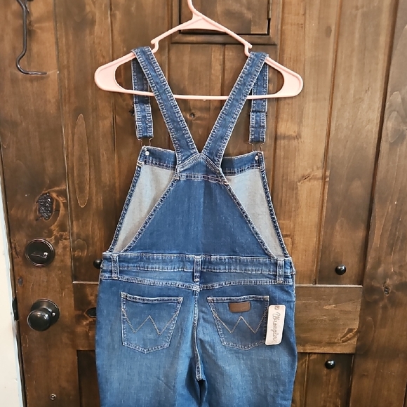 NWT Wrangler Women's Blue Jeans Overalls. Size XXL - Picture 1 of 8